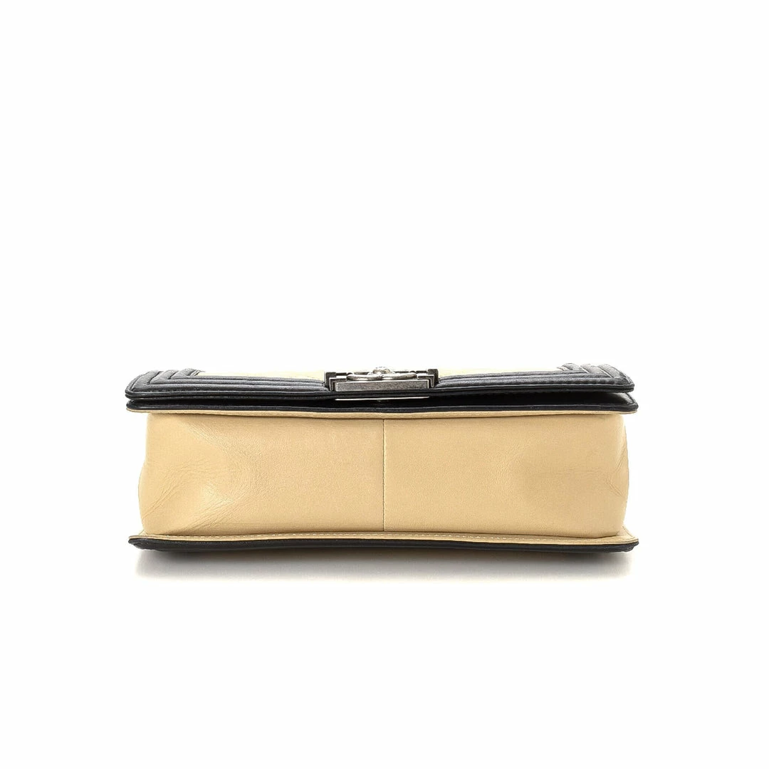 Salt WHAT'S HOT Chanel Old Medium Boy Bag 5 Salt WHAT'S HOT Chanel Old Medium Boy Bag