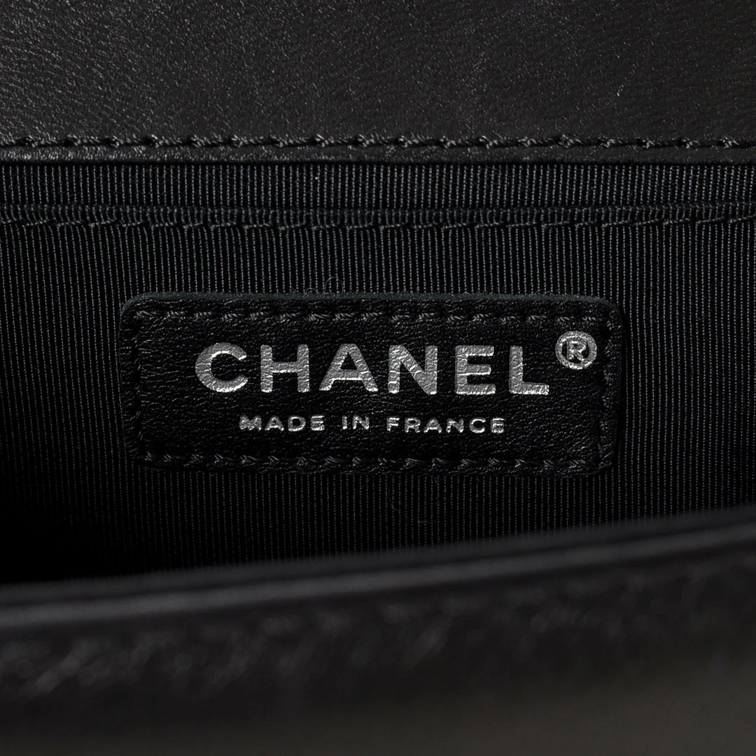 Salt WHAT'S HOT Chanel Old Medium Boy Bag 7 Salt WHAT'S HOT Chanel Old Medium Boy Bag