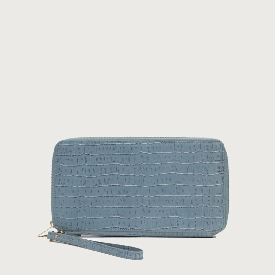 Neely & Chloe WHAT'S HOT No. 29 The Travel Wallet 10 Neely & Chloe WHAT'S HOT No. 29 The Travel Wallet