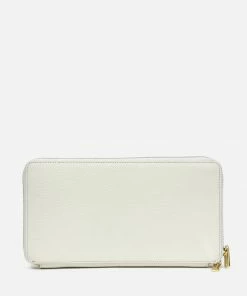 Neely & Chloe WHAT'S HOT No. 29 The Travel Wallet 14 Neely & Chloe WHAT'S HOT No. 29 The Travel Wallet