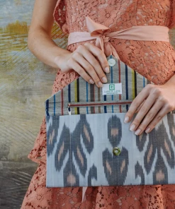 Larkin Lane Edisto Envelope Clutch