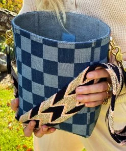 Salt WHAT'S HOT The Erin