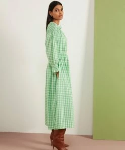 Seraphina THE SCALLOP SMOCKED DRESS |