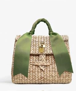 MME.Mink MME. CARLTON STRAW MOSS