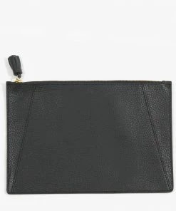 Neely & Chloe WHAT'S HOT No. 9 The Flat Clutch