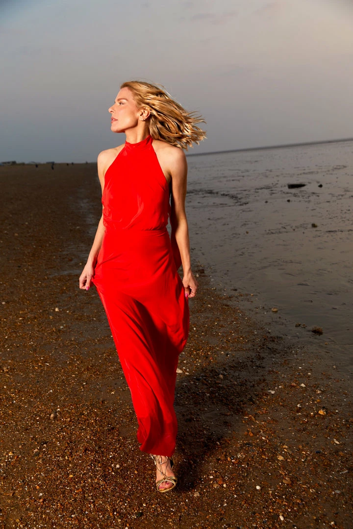 Valle & Vik The Goddess | Romance Red WHAT'S HOT 4 Valle & Vik The Goddess | Romance Red WHAT'S HOT