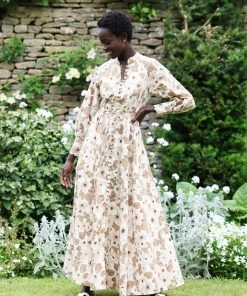 Seraphina CLOTHING THE BUTTON MAXI DRESS | Brown Florals