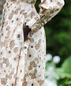 Seraphina CLOTHING THE BUTTON MAXI DRESS | Brown Florals