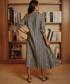 Daphne Wilde Stella In Black And White Striped Linen 9 Daphne Wilde Stella In Black And White Striped Linen