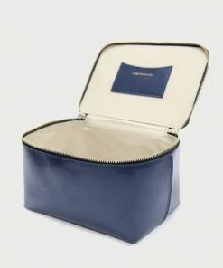 Neely & Chloe WHAT'S HOT No. 41 The Large Vanity Case