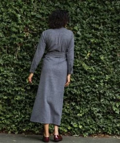 Daphne Wilde CLOTHING Bee In Charcoal