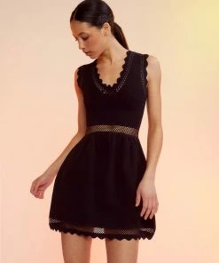 Cynthia Rowley WHAT'S HOT Little Black Knit Dress