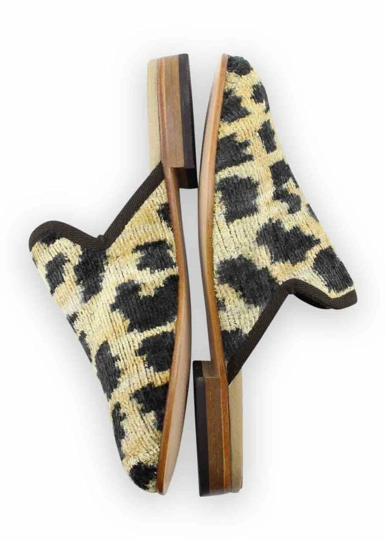 Artemis Design Co. ACCESSORIES Alexandra Velvet Slippers 4 Artemis Design Co. ACCESSORIES Alexandra Velvet Slippers